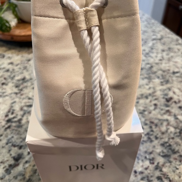 Dior small makeup bag - Picture 3 of 3